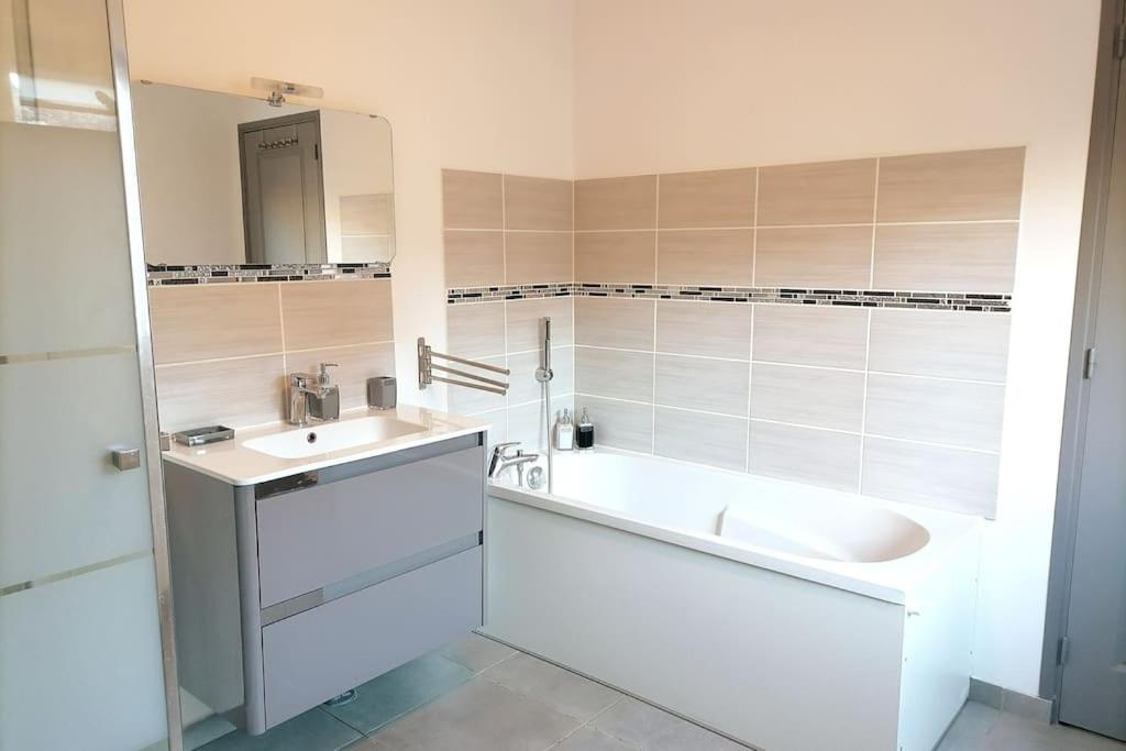 Maison Spacieuse Confortable Proche Gayant Expo Et A21 Hébergement de vacances